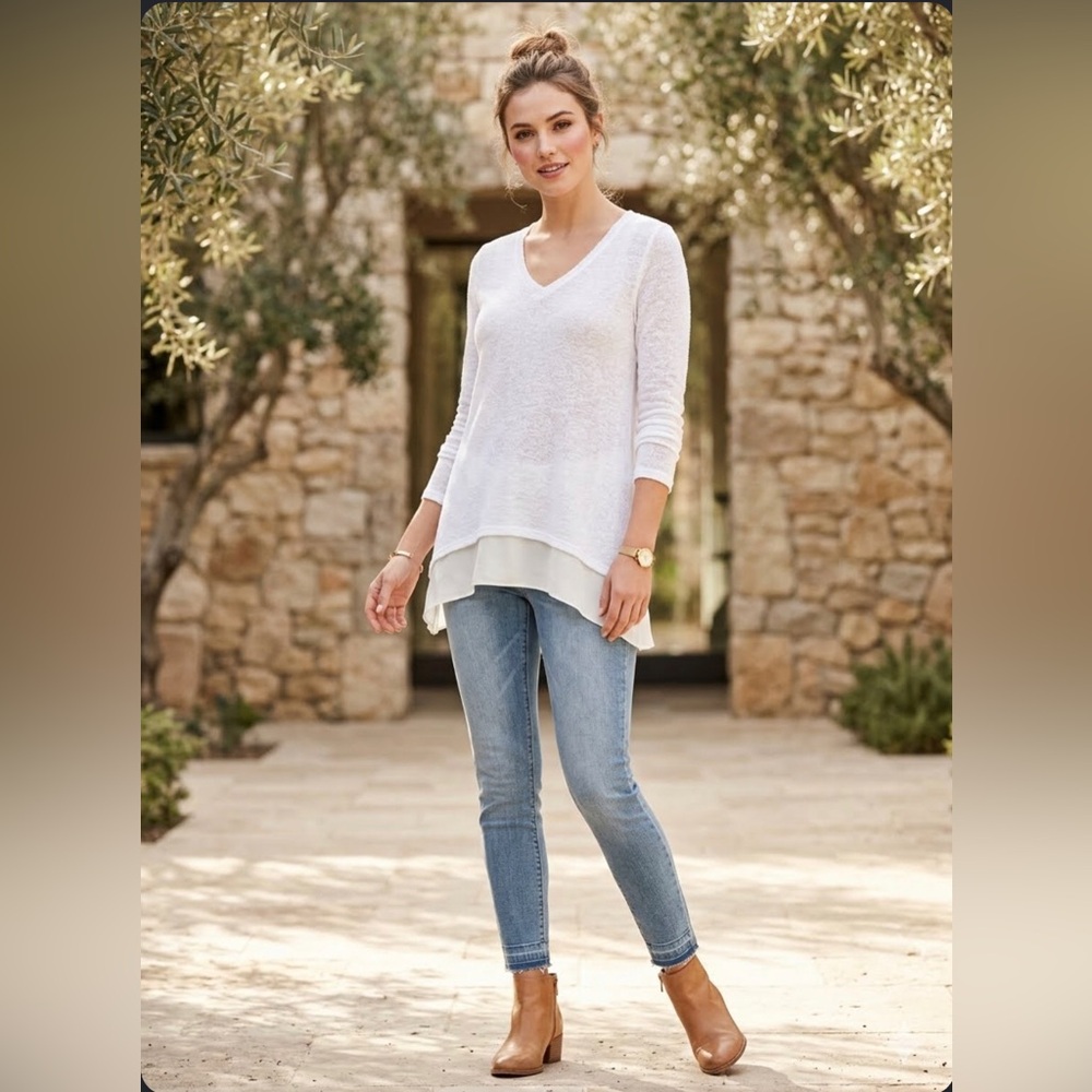 White long sleeve light knit tee | size M